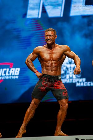 MEN'S PHYSIQUE 174